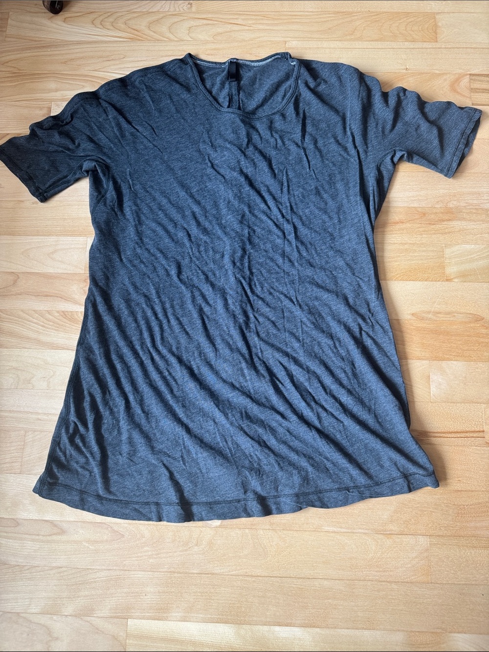 Lululemon Eseential Intensi Tee Women’s Heather Gray Short Sleeve Shirt Size 6